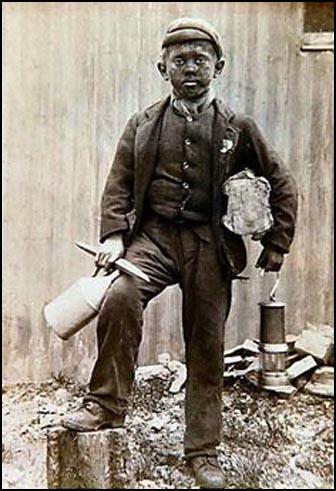 (Source 25) 12 year-old John Davies at work in the Rhondda (1909)