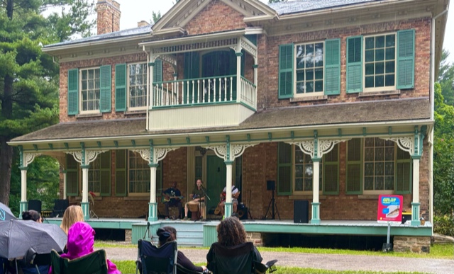 EPISODE 1098:  music in the rain at Benares  august 16 with RIDDIM RIDERS BAND