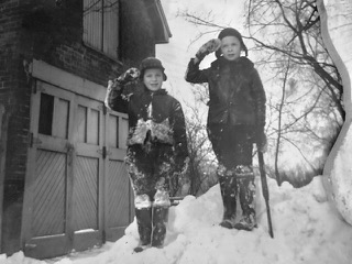 EPISODE  1,175;   IMAGINARY CONVERSATION WITH ERIC SKEOCH, (beer bottle weapons and mud spikes, 1940;s and 1960’s)