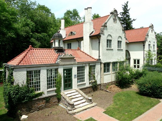 – EPISODE 1059: }   ESCAPE TO THE THE COTTAGE YOU WILL NEVER OW==ADAMSON HOUSE